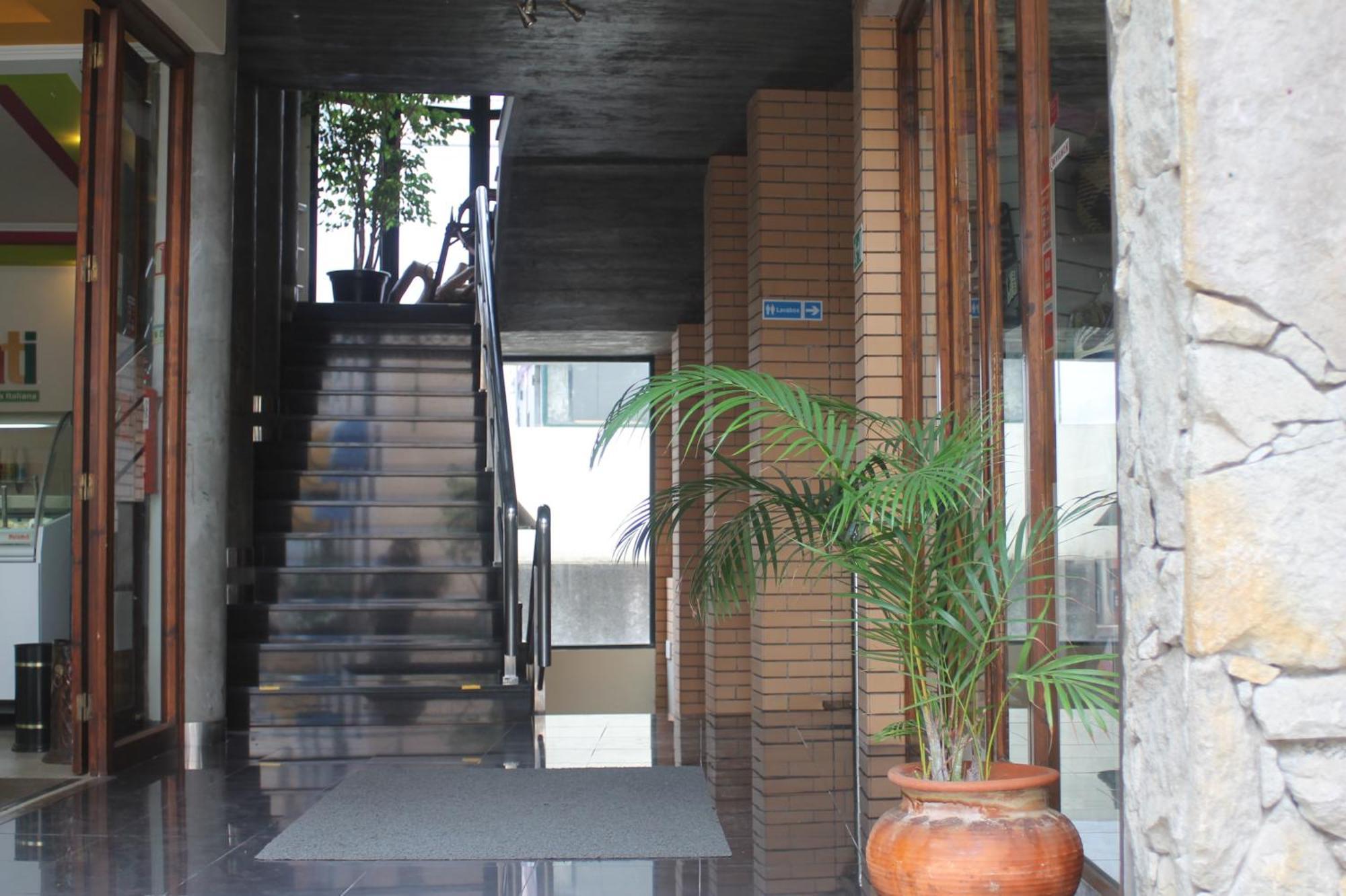 Modern & Recycled Guest House Машику Экстерьер фото